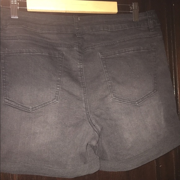 Shorts brand new - Picture 2 of 5